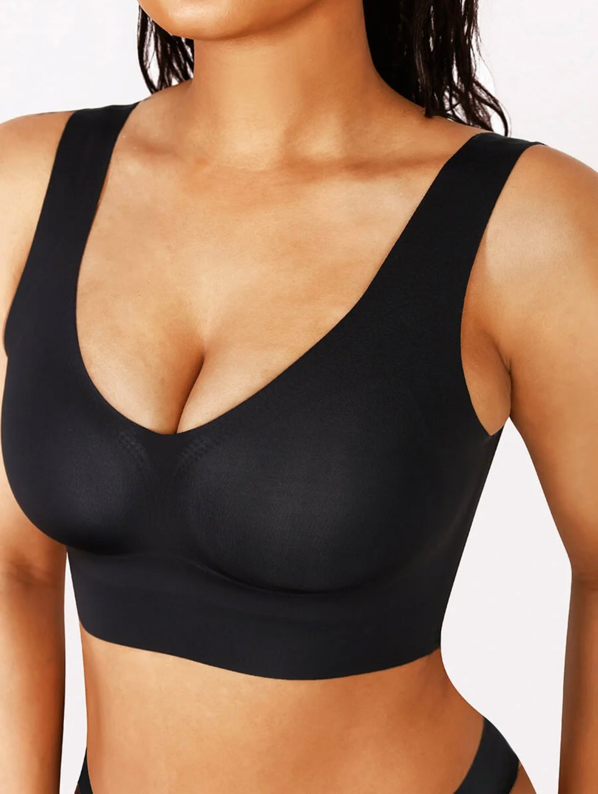 Black Seamless V-Neck Support Bra